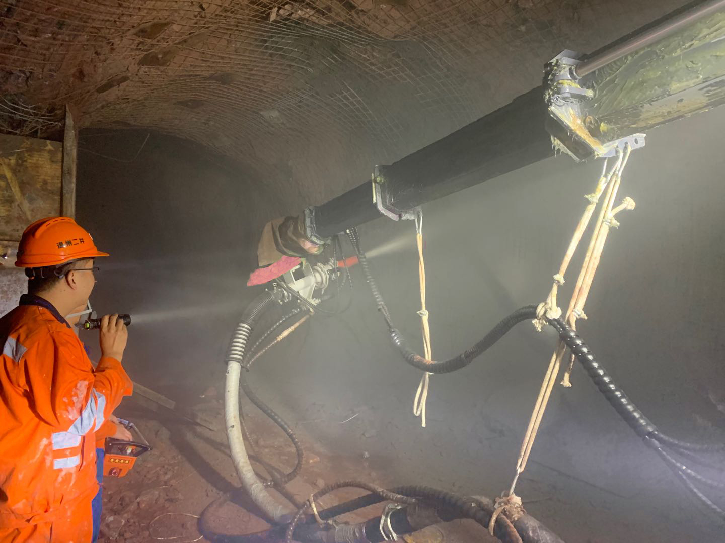 湿喷台车、湿喷机械手、机械手、青科重工、混凝土泵、细石泵