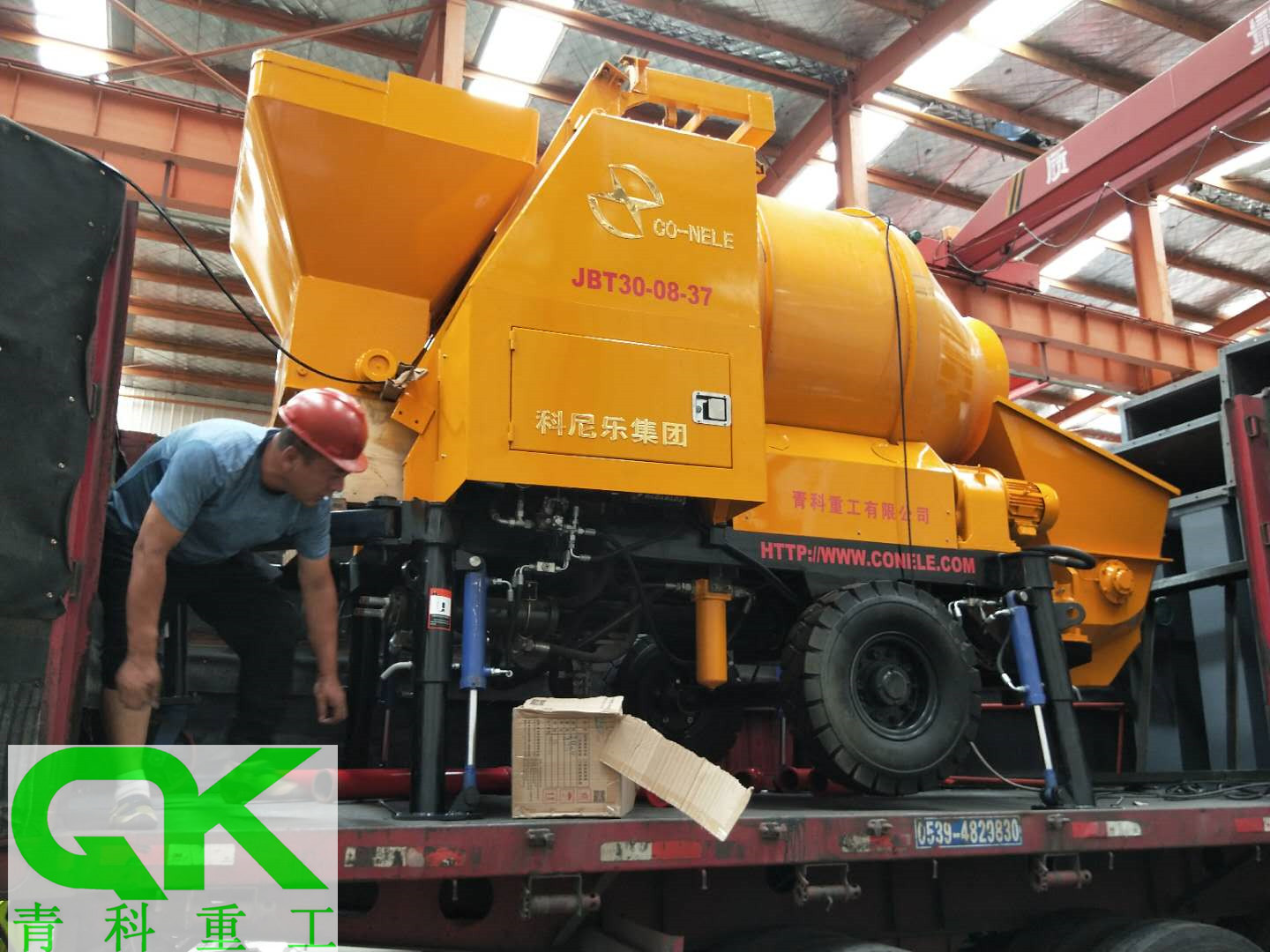 搅拌拖泵、混凝土泵、青科重工、细石泵、湿喷台车