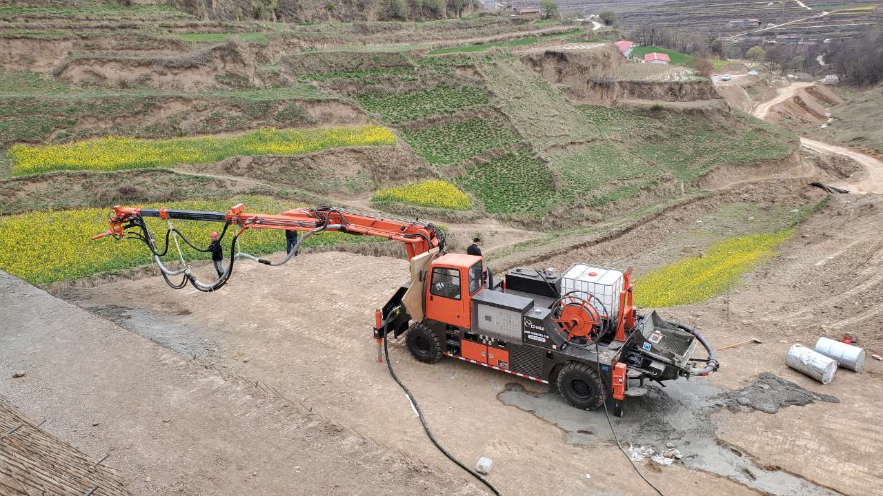  混凝土泵 青科重工 湿喷台车