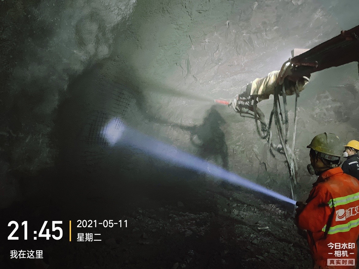 混凝土泵 青科重工 湿喷台车 混凝土泵 青科重工 湿喷台车