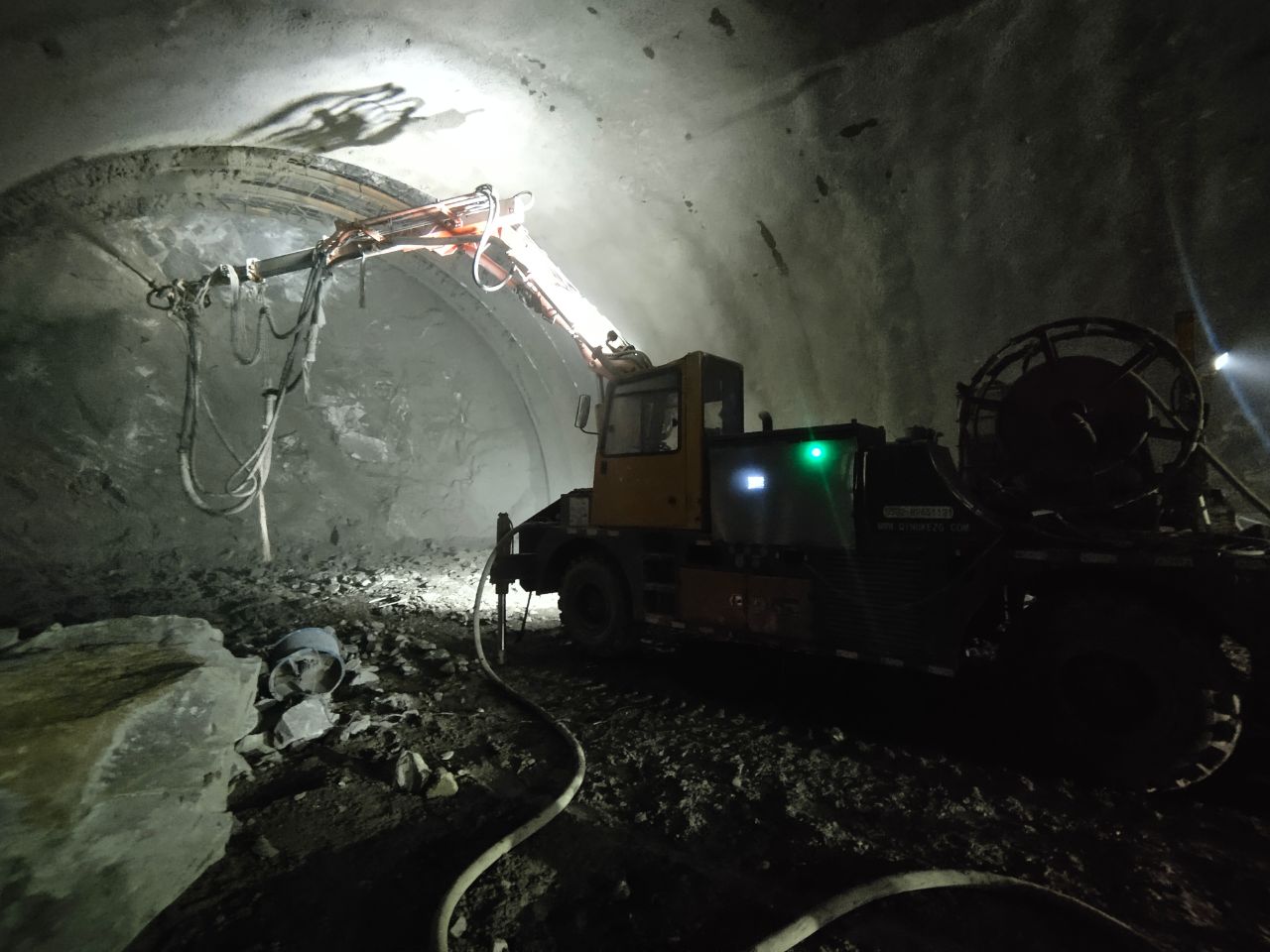 混凝土泵 湿喷台车 青科重工 混凝土泵 湿喷台车 青科重工