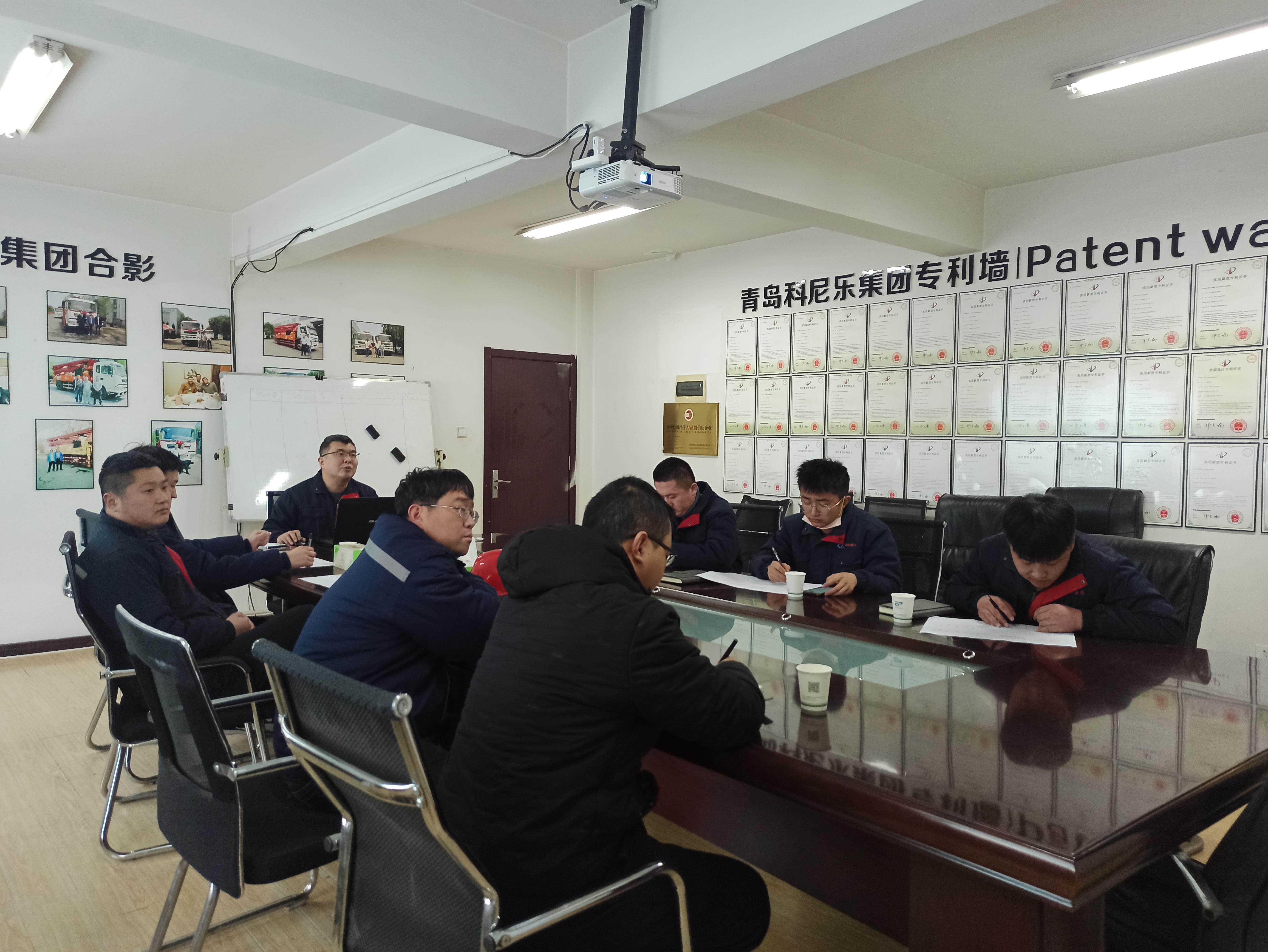 湿喷台车 青科重工 混凝土泵 湿喷台车 青科重工 混凝土泵