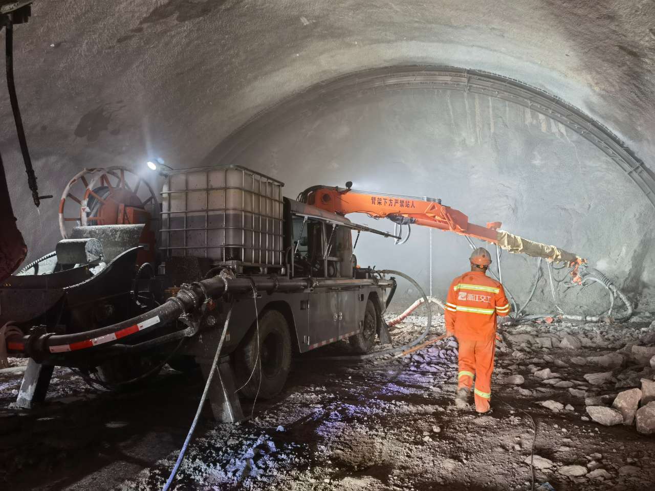 混凝土泵 湿喷台车 青科重工 湿喷机械手